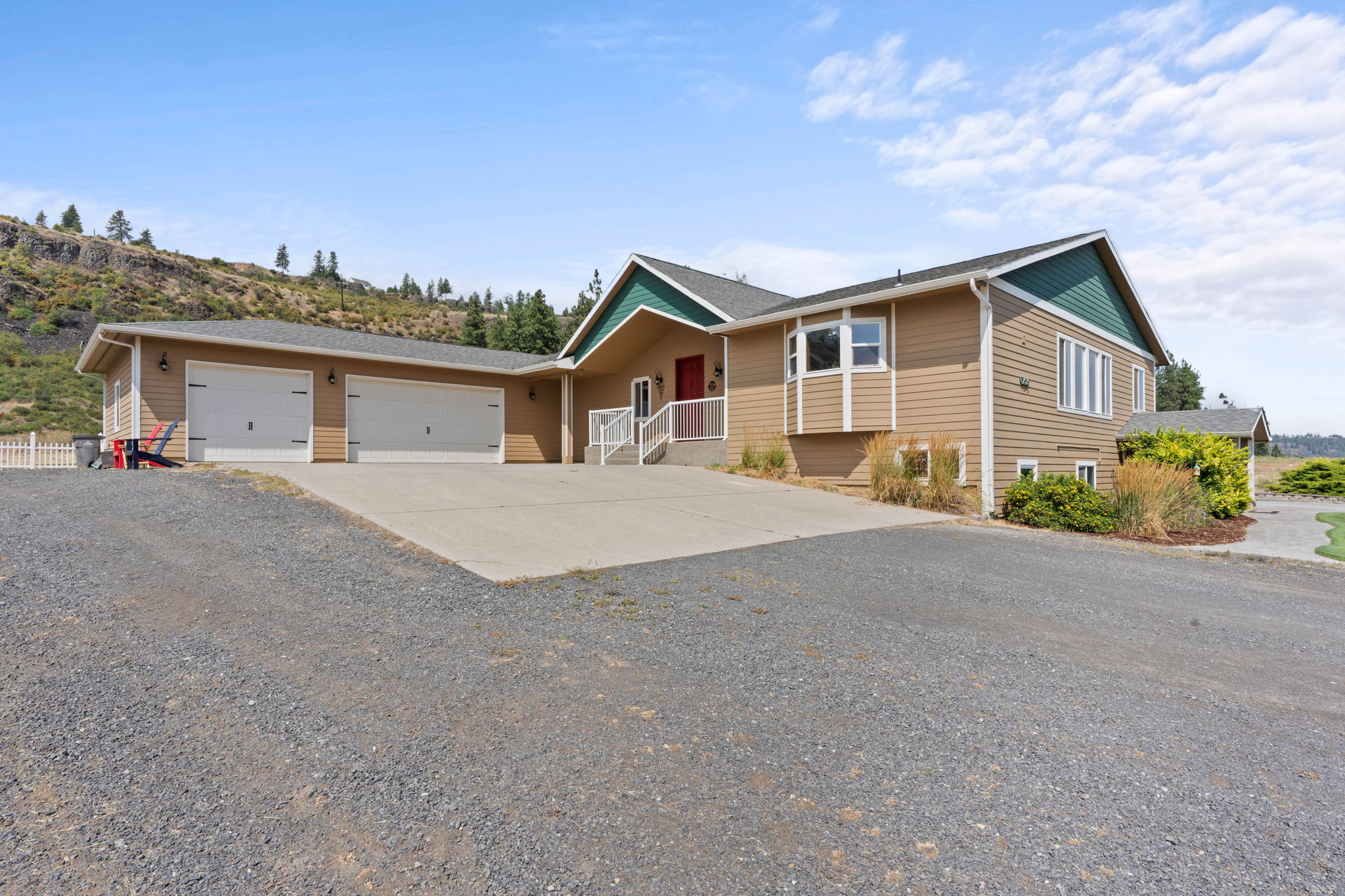 Multi generational home with horse setup!